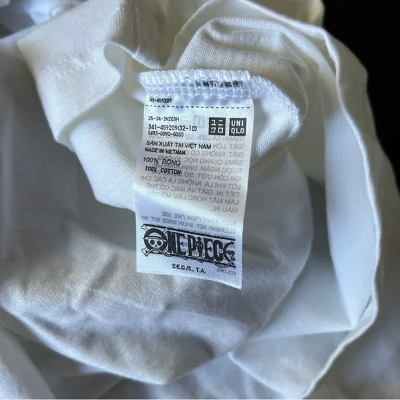 UNIQLO One Piece Luffy King Of Pirates White Graphic Tee-Size Medium-NWT - Picture 7 of 9